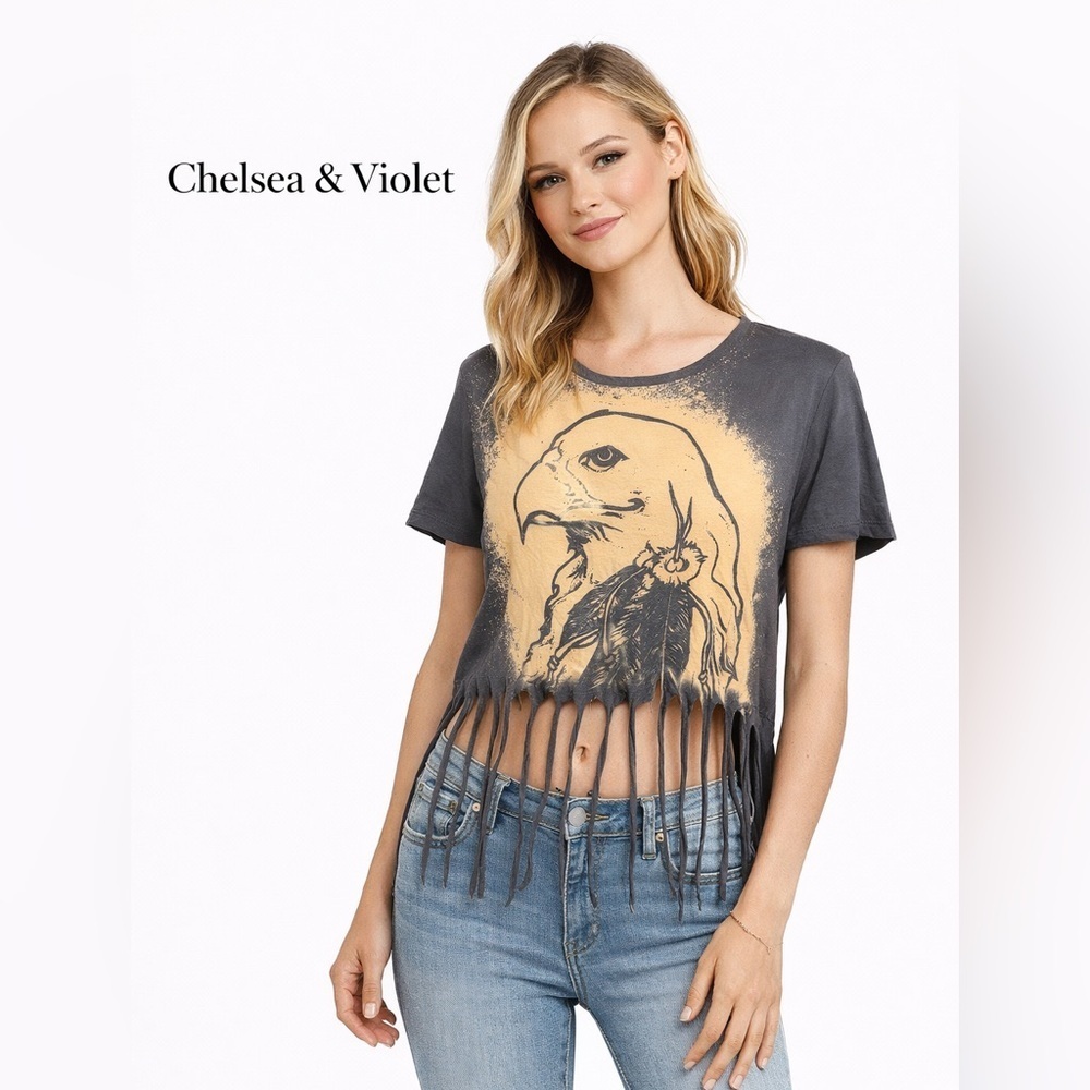 🦅 Chelsea & Violet Fringe Graphic Crop Tee – Size M